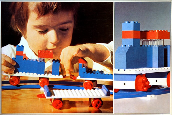 Конструктор LEGO (ЛЕГО) Trains 111 Starter Train Set without Motor