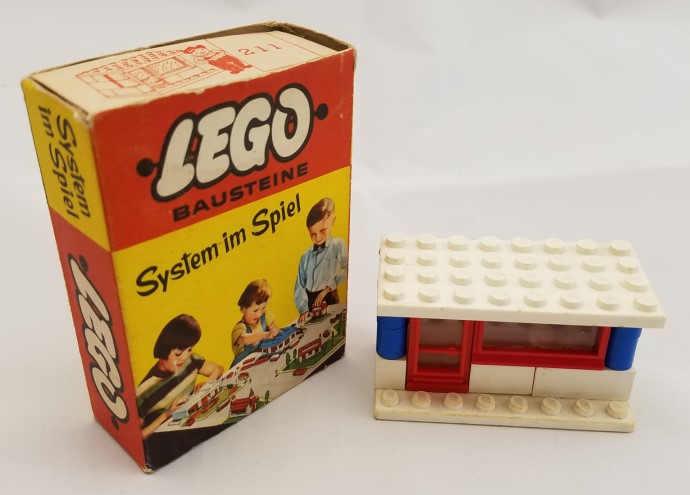 Конструктор LEGO (ЛЕГО) System 211 Small House Set