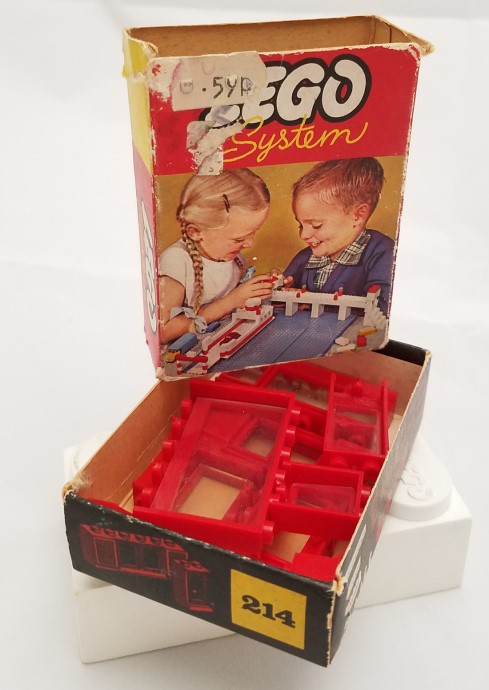 Конструктор LEGO (ЛЕГО) System 214 Ten Windows and Doors, Red