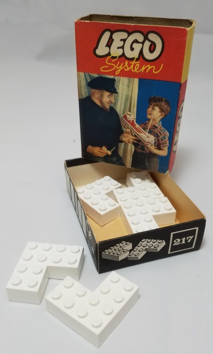 Конструктор LEGO (ЛЕГО) System 217 4 x 4 Corner Bricks