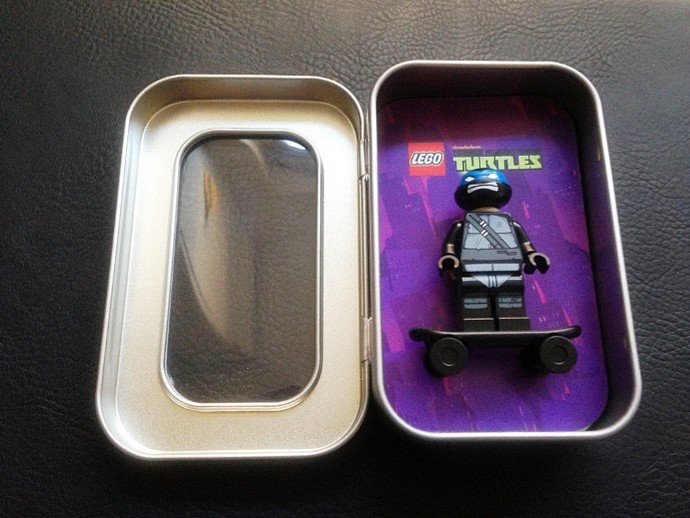 Конструктор LEGO (ЛЕГО) Teenage Mutant Ninja Turtles LEONARDO Shadow Leonardo UK tin edition
