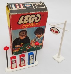 LEGO System 231 Esso Pumps/Sign