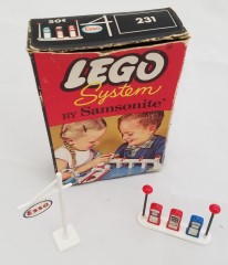 LEGO Samsonite 231 Esso Stations (Pumps and Sign)