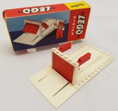 LEGO System 235 Garage Plate and Door (White Base and Door Frame)