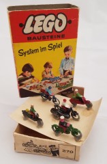 LEGO System 270 5 Cyclists / Motorcyclists