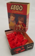 LEGO System 281 1 x 2 and 3 x 2 Sloping Bricks, Red