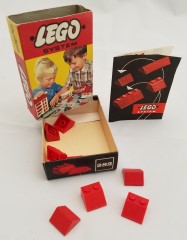 LEGO System 282 2 x 2 Sloping Roof Bricks, Red