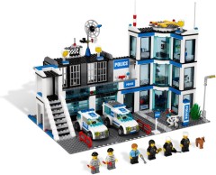 LEGO City 7498 Police Station