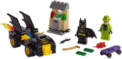 LEGO DC Comics Super Heroes 76137 Batman vs. The Riddler Robbery